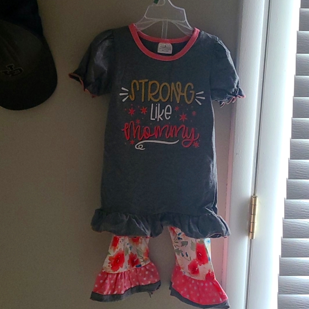 Toddler Outfit- Size Large (5T)